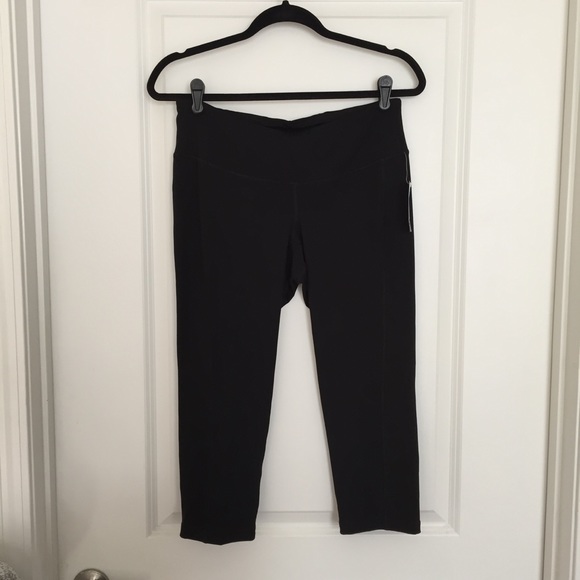{2 for $20} Old Navy Active Crops - Size L, NWT - Picture 2 of 3